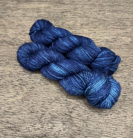 INKWELL - dark blue tonal worsted superwash