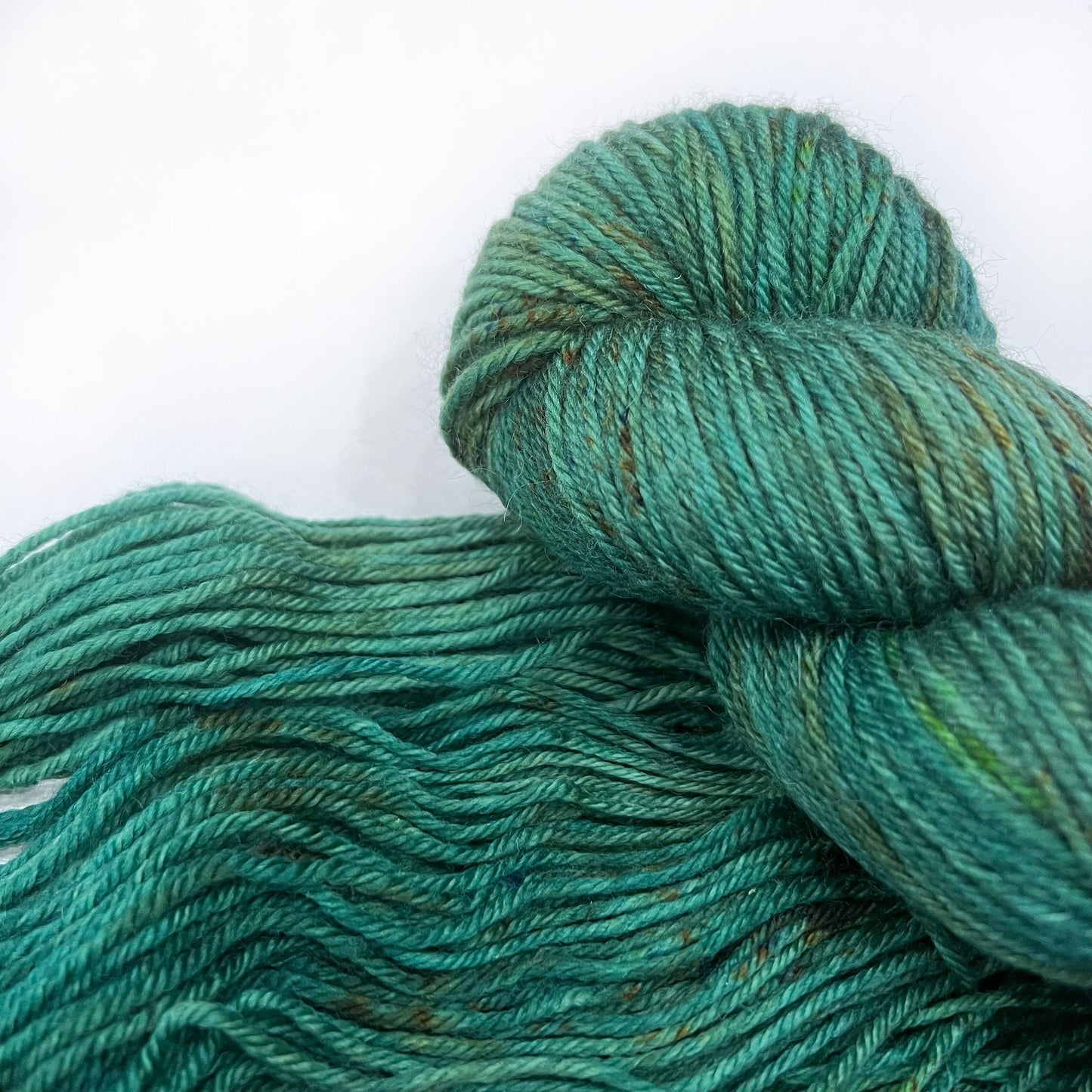 MONSTERA - Green Emerald Lime Olive Brown Speckled DK