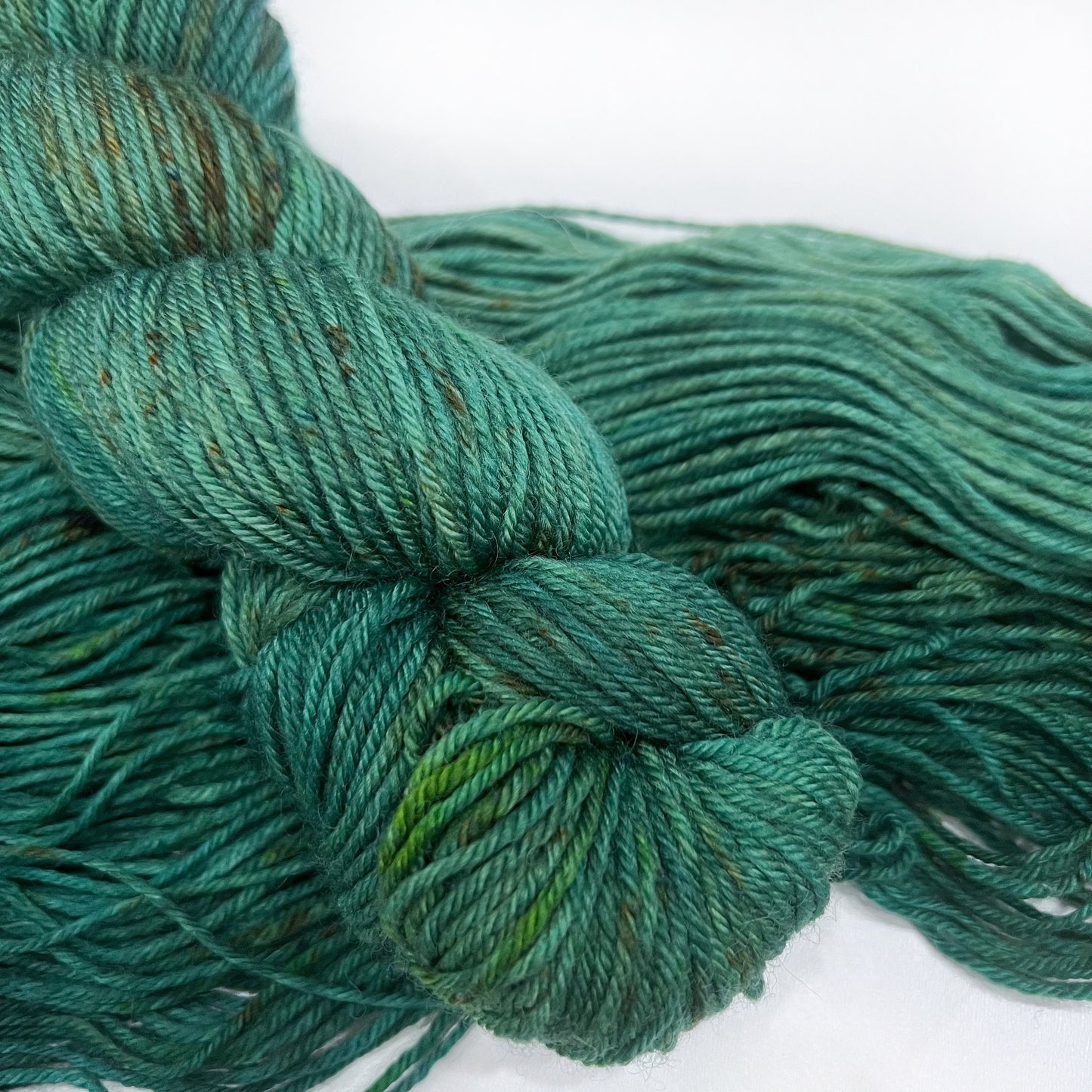 MONSTERA - Green Emerald Lime Olive Brown Speckled DK
