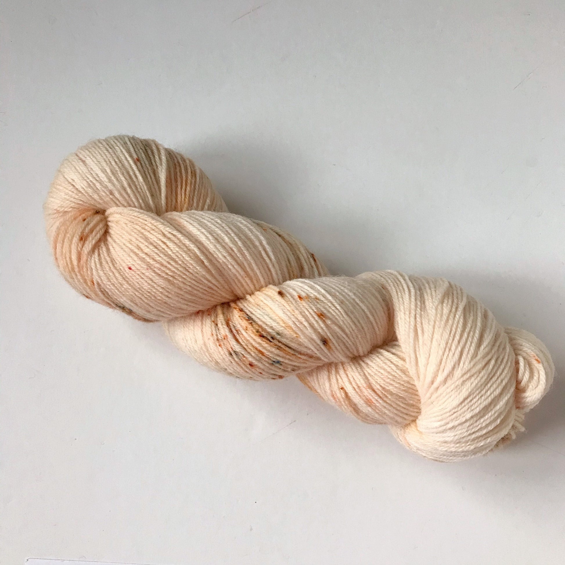 Hand Dyed Yarn “PEACH PEPPER” Orange Cream Brown SW Merino Fingering 100g 437 yards