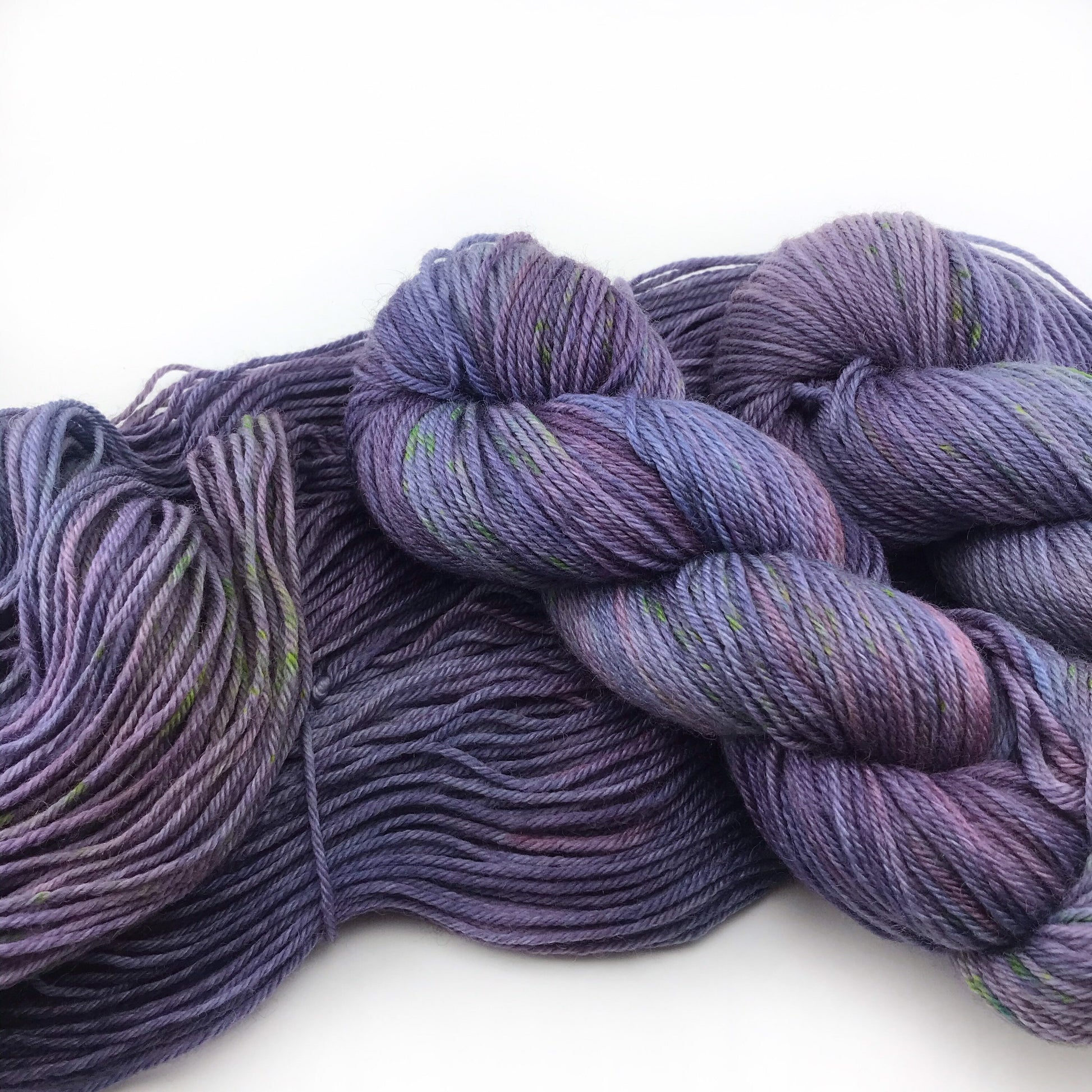 Canadian Hand Dyed Yarn “NORTHERN TOWN” Purple Blue Red Lime Variegated Speckled Superwash Merino Knitting Yarn DK Weight 100g Ready To Ship