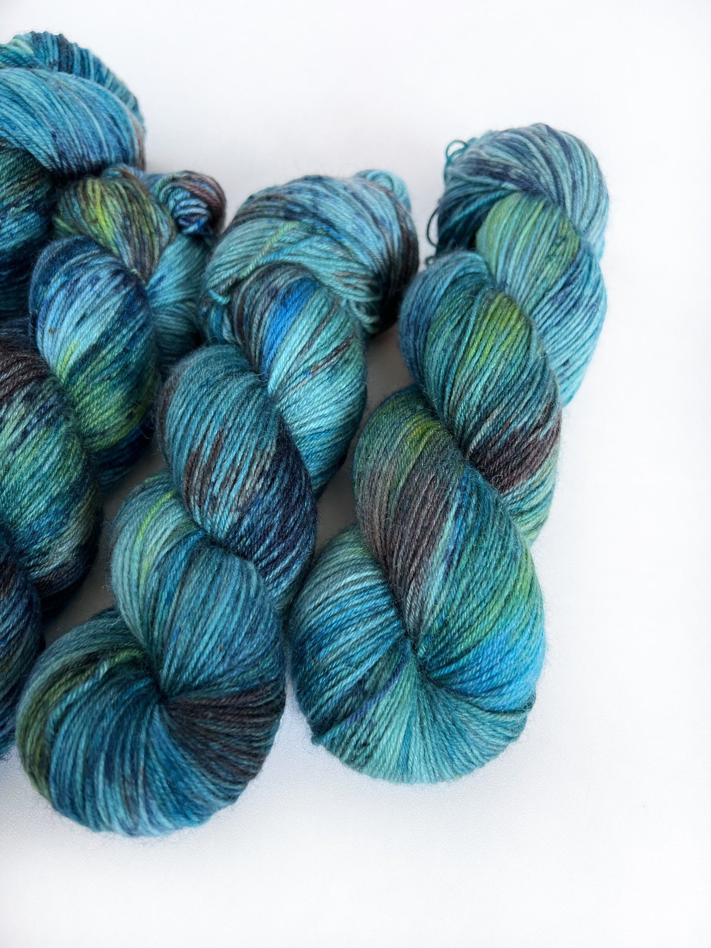 Handdyed Yarn “The World is YOUR OYSTER ” Teal Blue Green Superwash Merino, Fingering 100g