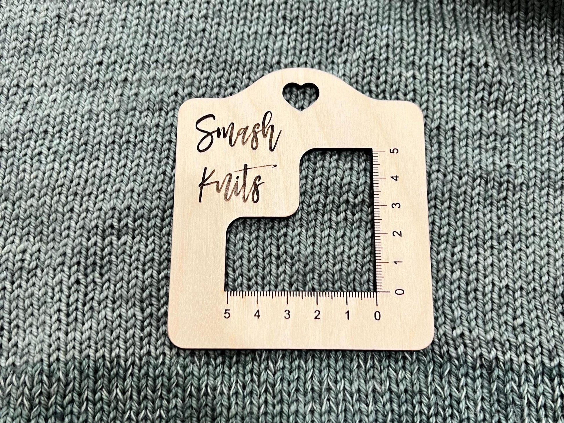 Mini Reference Tool for Knitting and Crochet - 2" Gauge Ruler