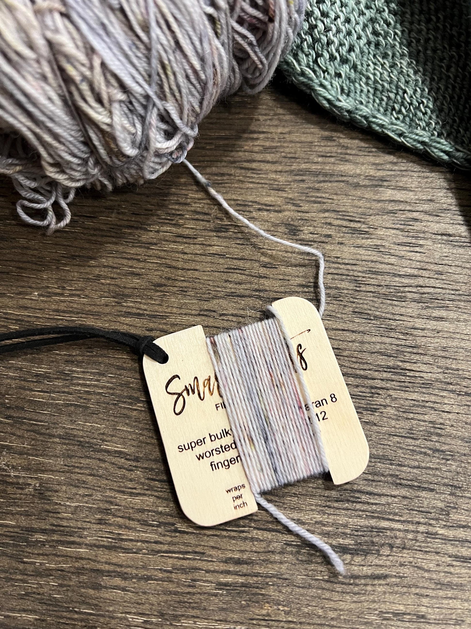 Mini Reference Tool for Knitting Wooden Info Card - Wraps Per Inch