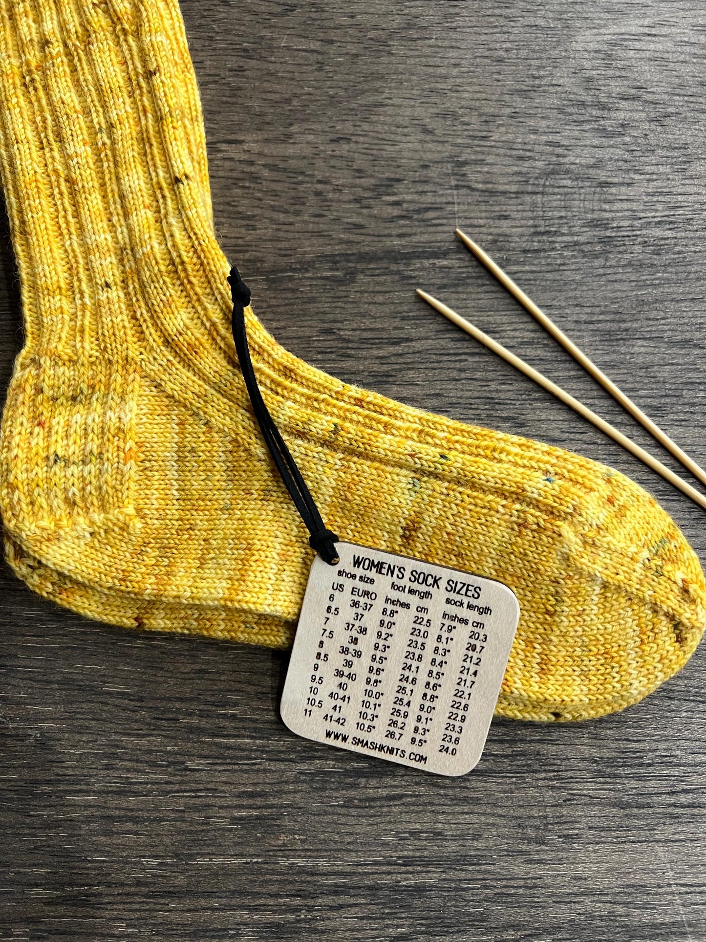 Knitter’s Wooden Reference Card Sock Sizes - Men's and Ladie's