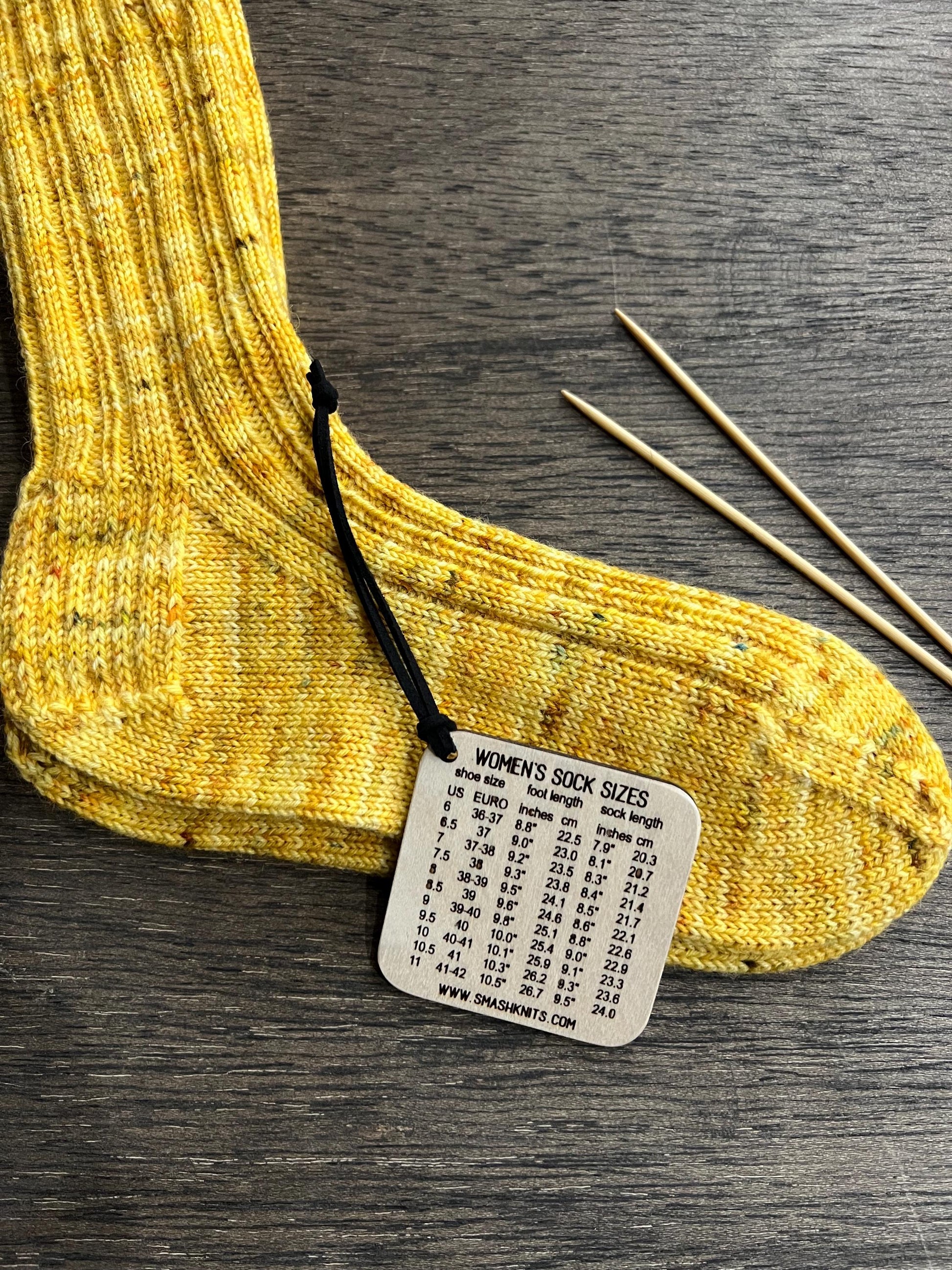 Knitter’s Wooden Reference Card Sock Sizes - Men's and Ladie's
