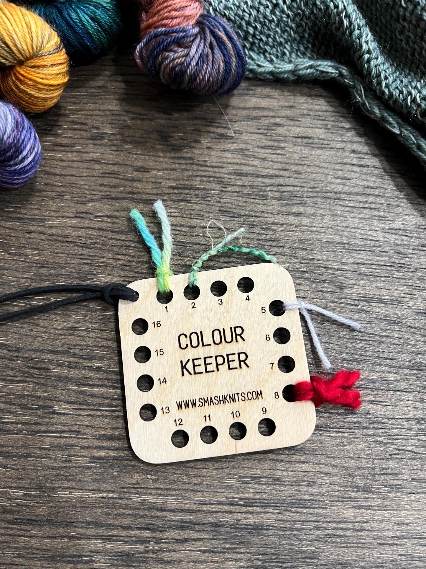 Mini Reference Tool for Knitting and Crochet Wooden Info Card - Card Colour Keeper