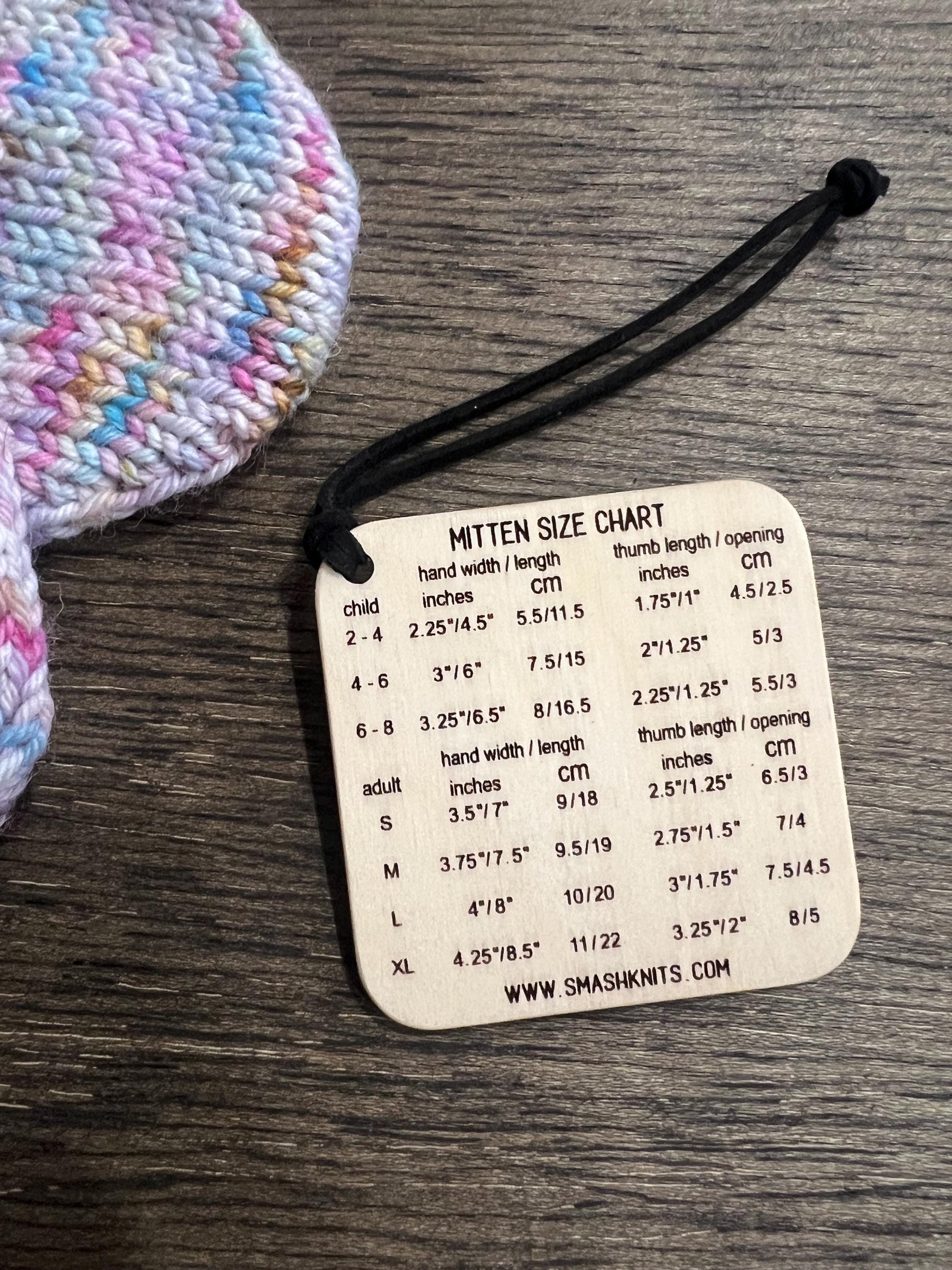 Mini Tool for Knitting Wooden Knitting Reference Card - Mitten Size Chart and Darning Knits