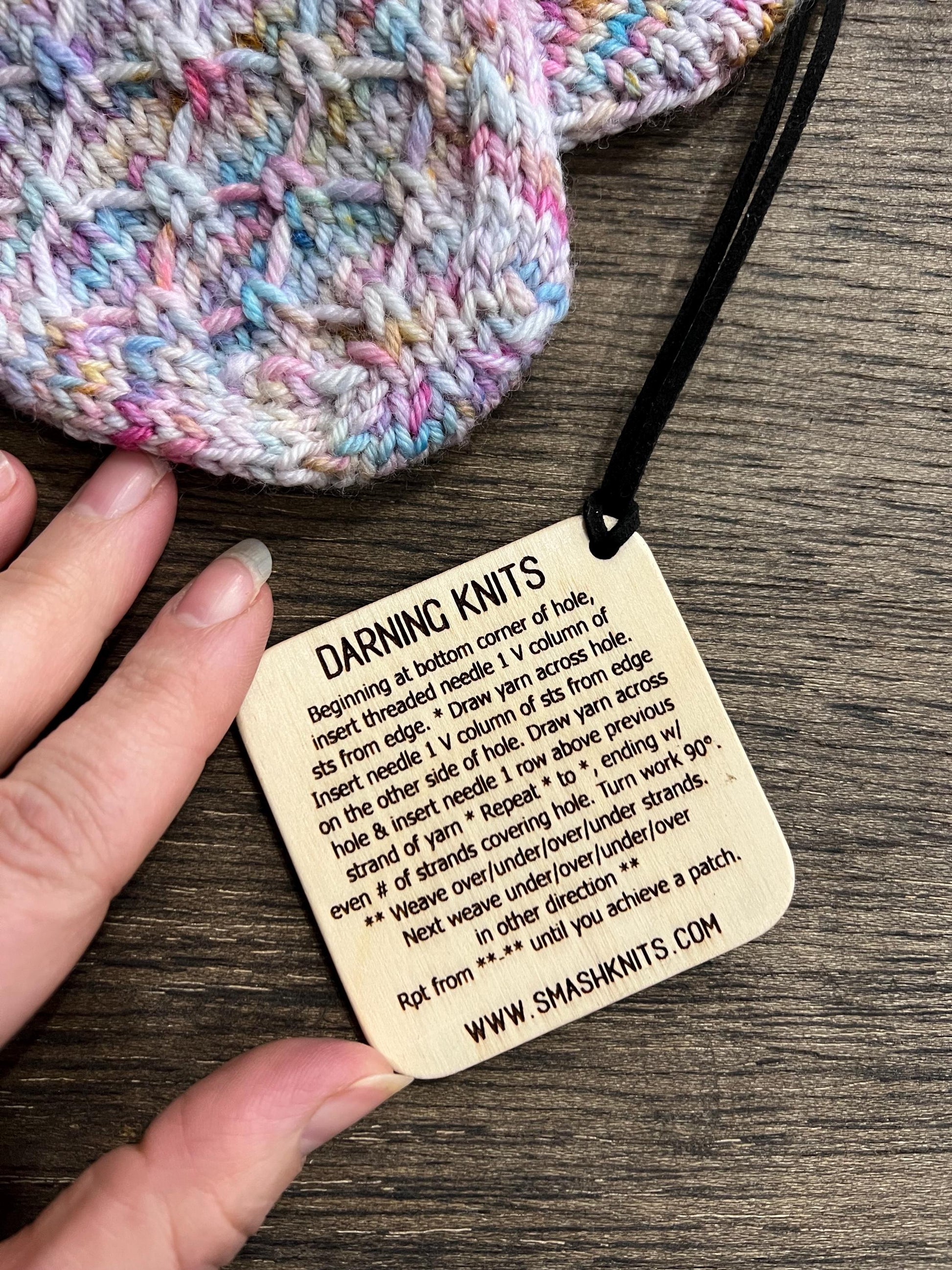 Mini Tool for Knitting Wooden Knitting Reference Card - Mitten Size Chart and Darning Knits