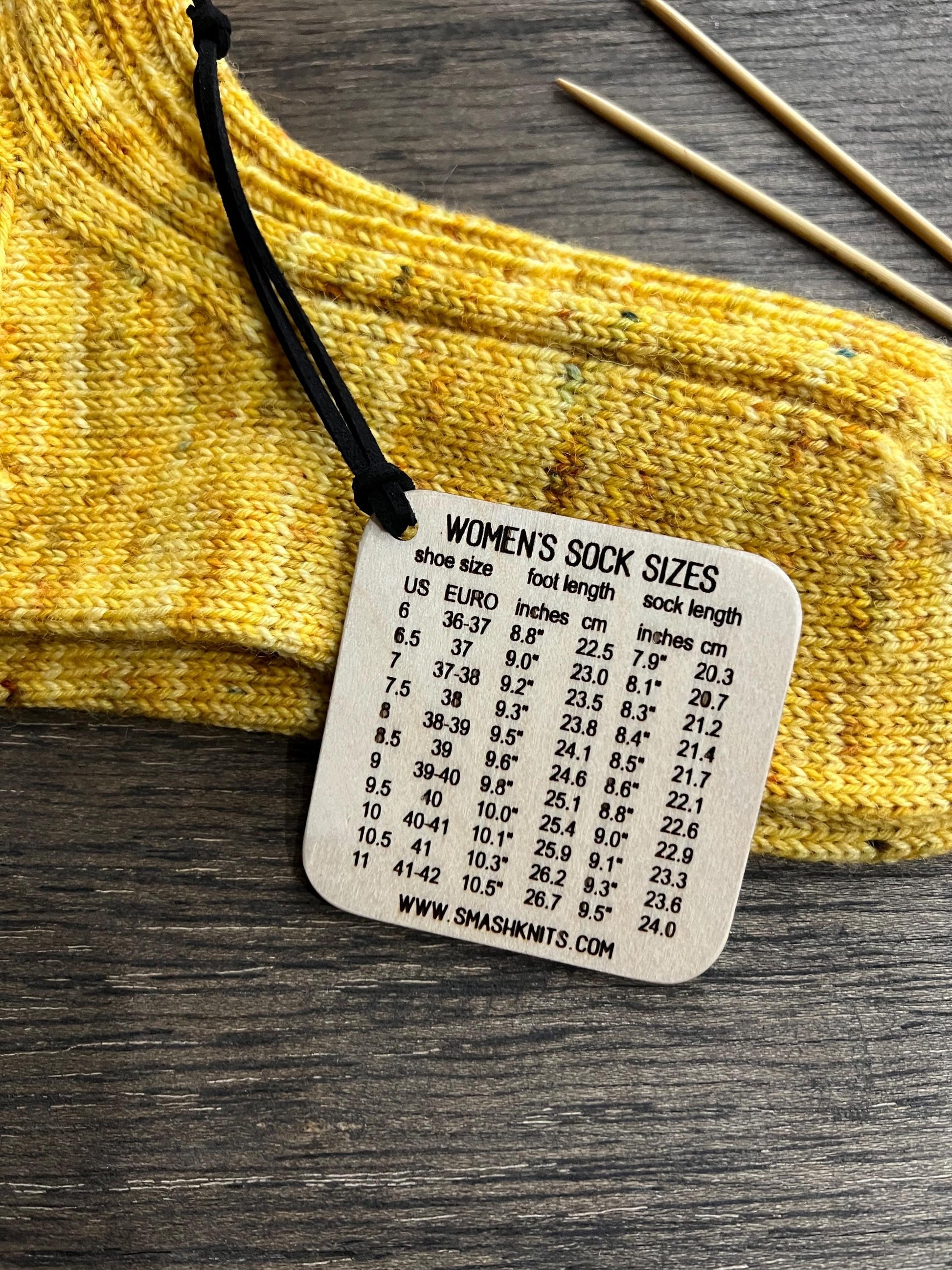 Knitter’s Wooden Reference Card Sock Sizes - Men's and Ladie's