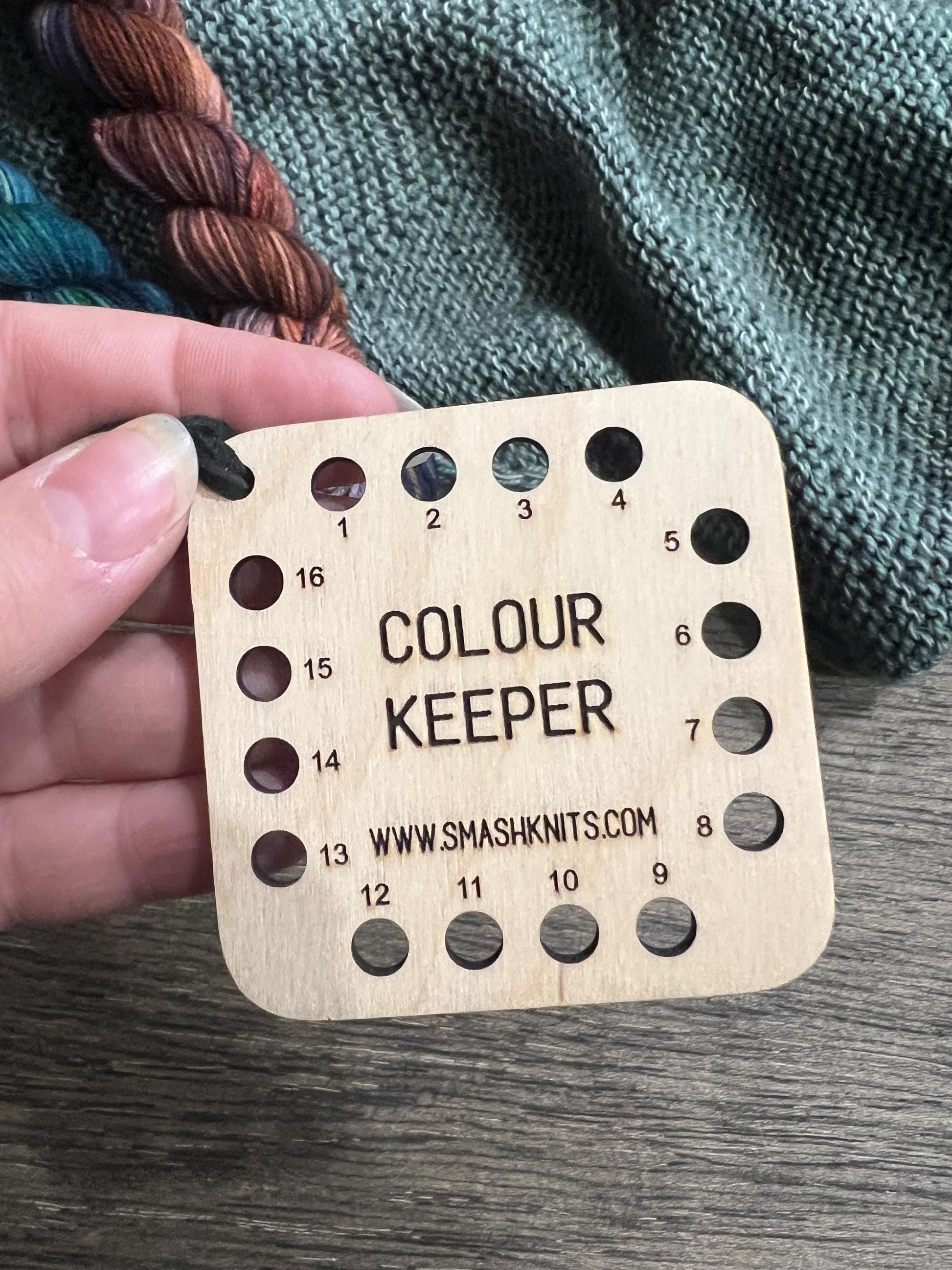 Mini Reference Tool for Knitting and Crochet Wooden Info Card - Card Colour Keeper