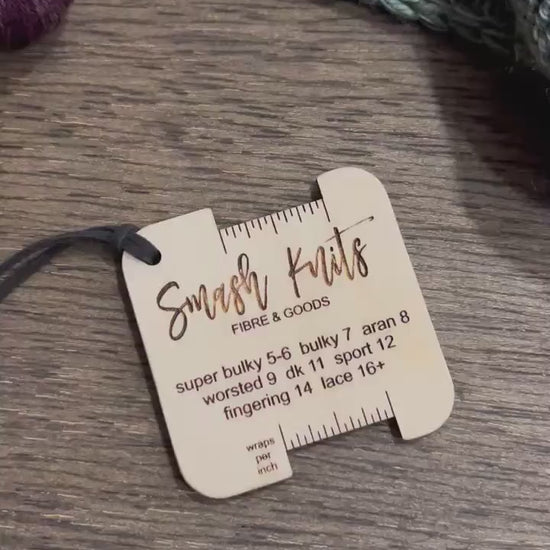 Mini Reference Tool for Knitting Wooden Info Card - Wraps Per Inch
