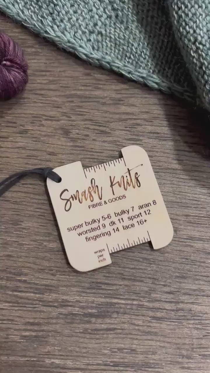 Mini Reference Tool for Knitting Wooden Info Card - Wraps Per Inch