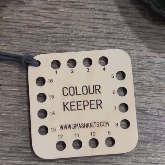 Mini Reference Tool for Knitting and Crochet Wooden Info Card - Card Colour Keeper