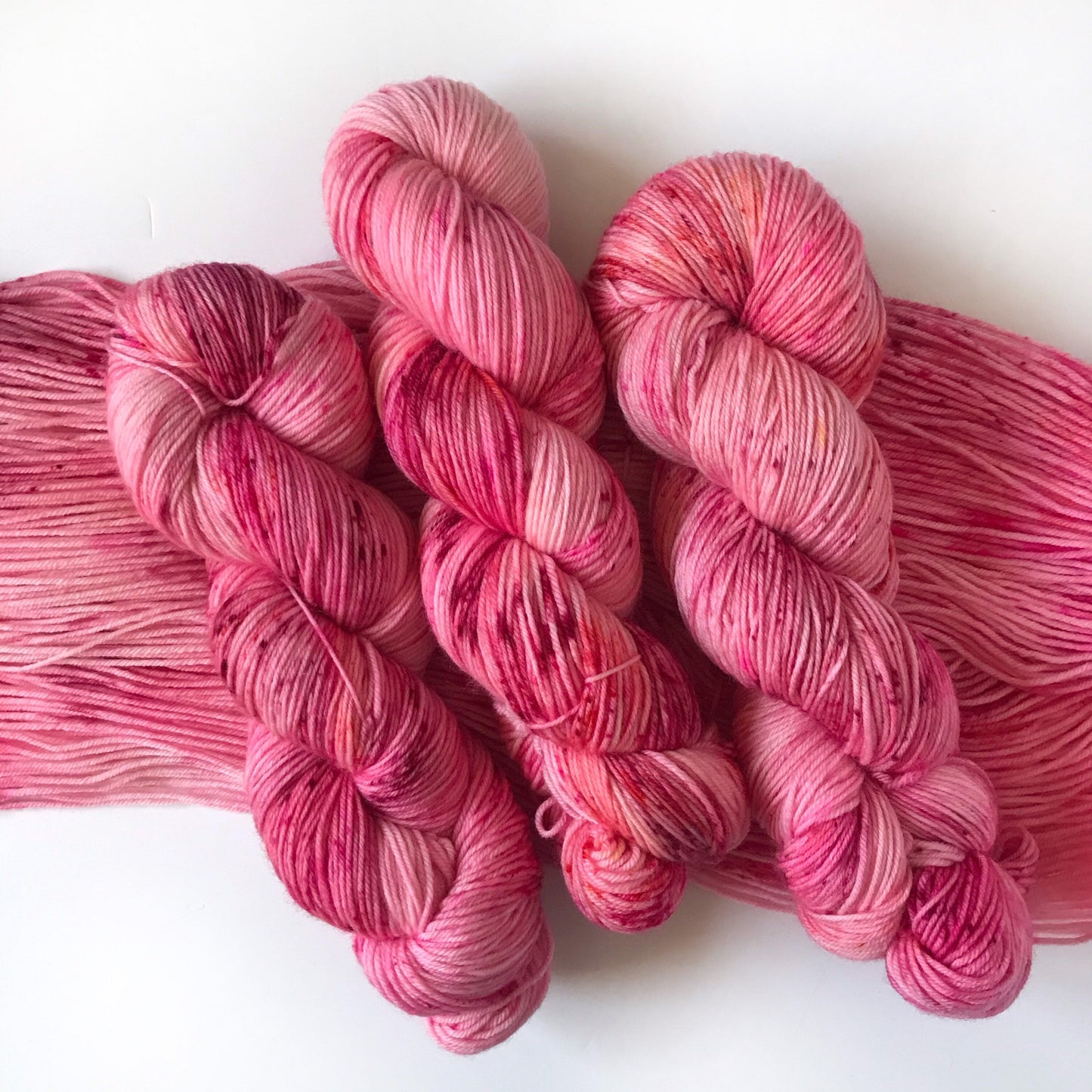 LOTSA FIZZ - Pink Red Cream Speckled DK