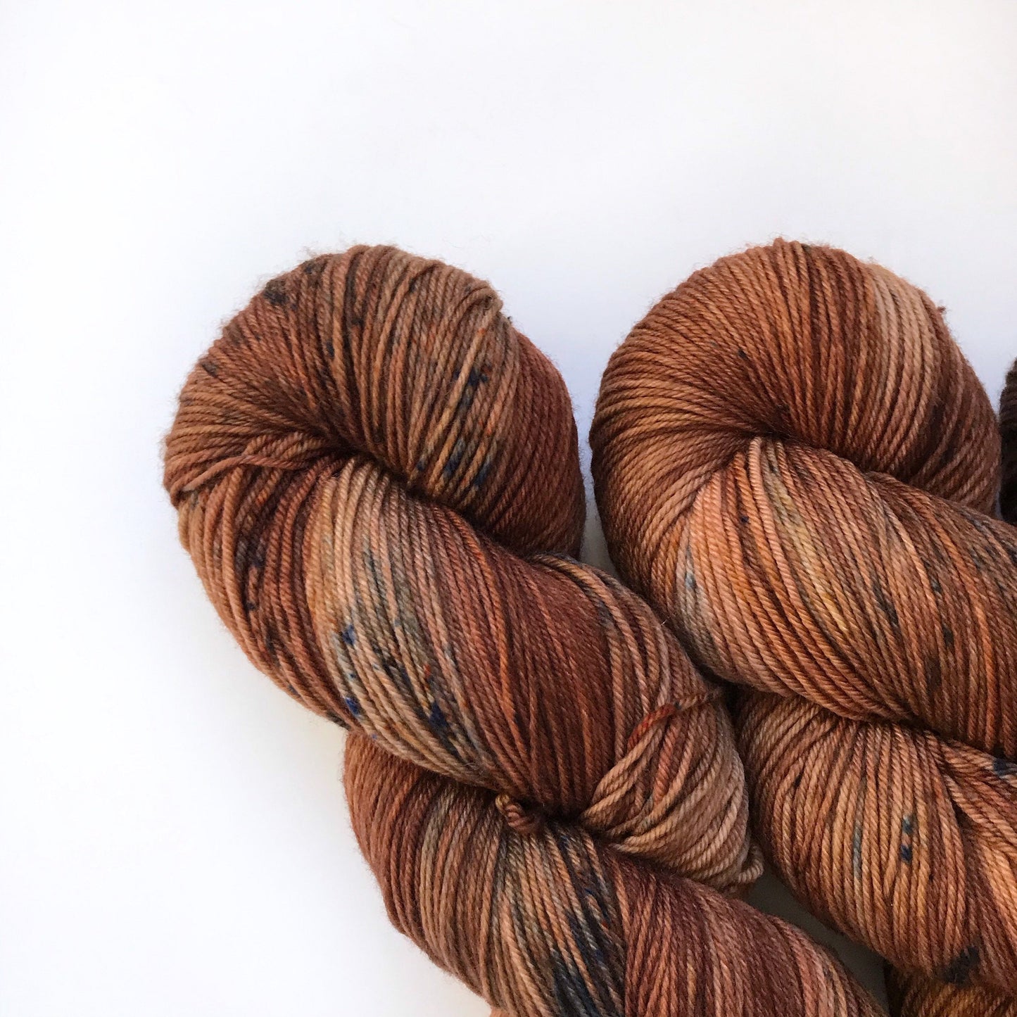 BROWN EYED GIRL - Brown Blue Speckled Tonal Straight Up Sock DK