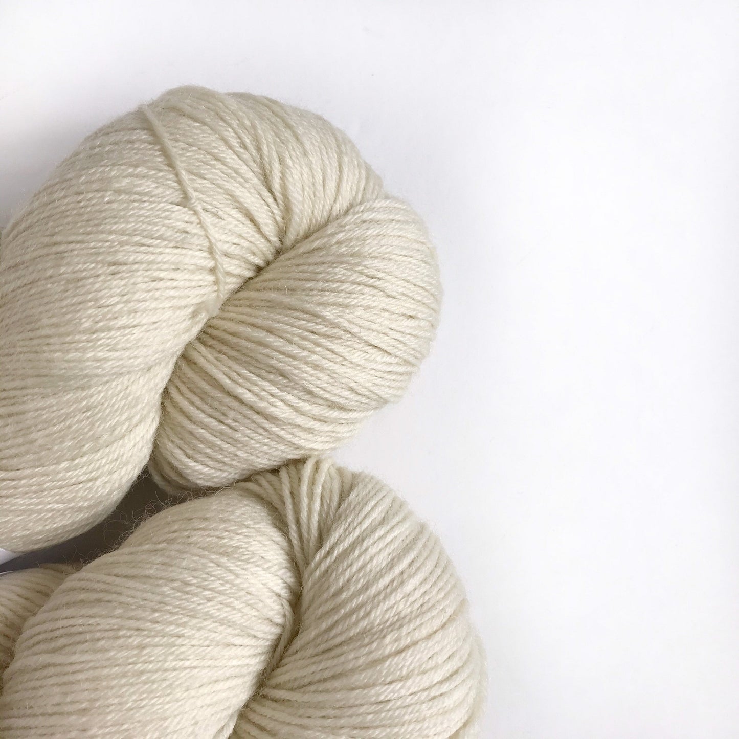 POLAR BEAR - Cream Off-White Neutral Tonal Beige DK