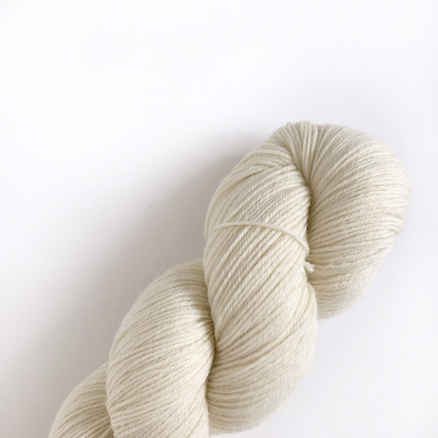 POLAR BEAR - Cream Off-White Neutral Tonal Beige DK